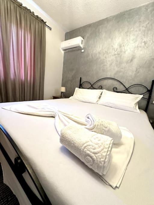 Great Apartament Near Lake & Blloku Area Tirana Eksteriør billede